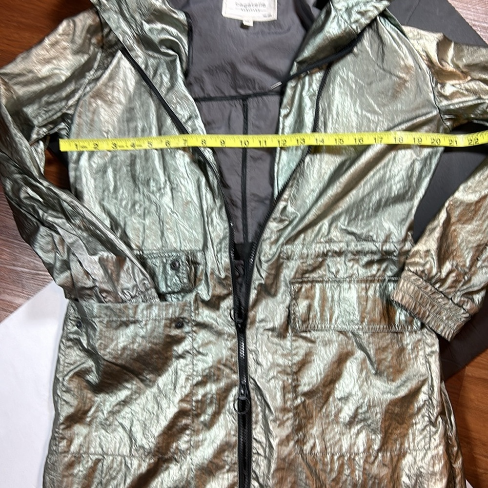Bagatelle Lightweight Metallic Jacket with Hood & Elastic Waist - Picture 3 of 9